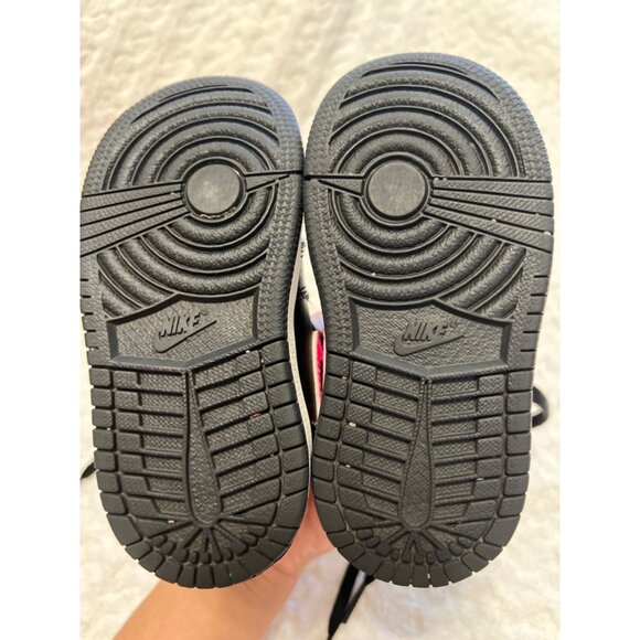 Nike Air Jordan 1 Retro High GS Black Hyper Pink Toddler Sneakers Size 6C - Picture 12 of 13
